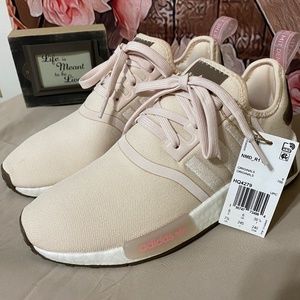 Adidas 7.5 NMD R1 Sneaker Wonder Quartz/Earth Strata/Super Pop HQ4279